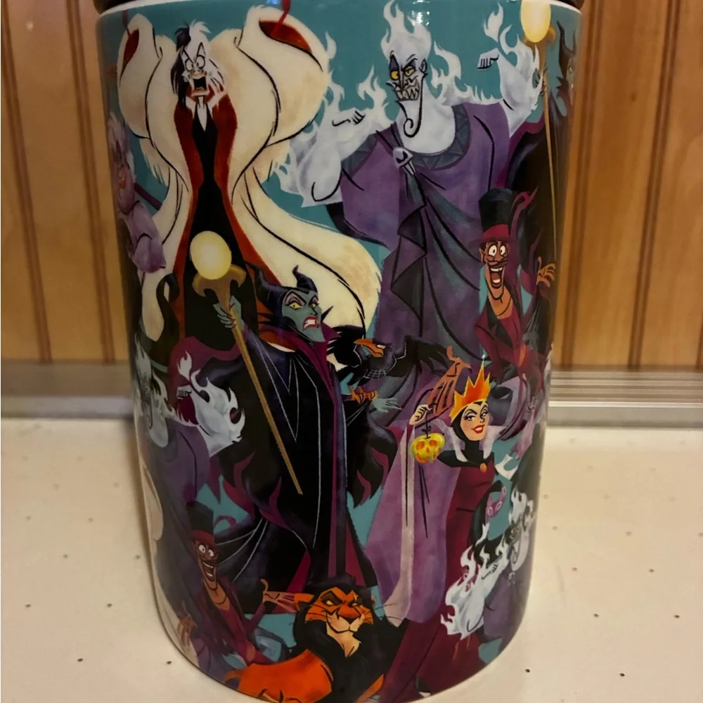 Disney Villains 8” Ceramic Canister Treat/Cookie Jar With Lid - Picture 2 of 11
